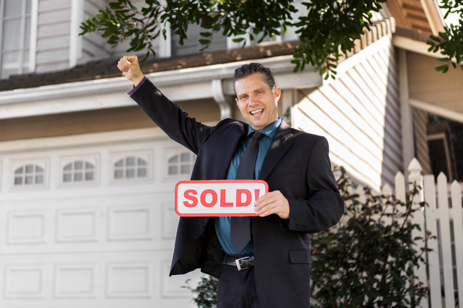 Reverse Mortgage Loan Guide: Choosing Between a Specialist Broker and a Direct Lender